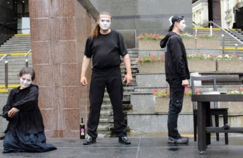 Happening Przeciw Przemocy - AlpMim Piotr Ślęzak